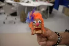 relacja z warsztatów "Ecoozdoby z korków"