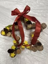 relacja z warsztatów "Ecoozdoby z korków"