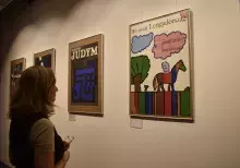 „Rzeczy Ulotne". Polska szkoła plakatu w Zbiorach Specjalnych Biblioteki UG - relacja z oprowadzania po wystawie